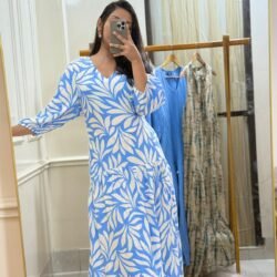 Leaf print V-neck blouse in blue and white - breathable cotton Midifor women