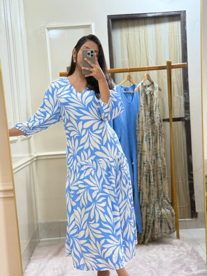 Leaf print V-neck blouse in blue and white - breathable cotton Midifor women