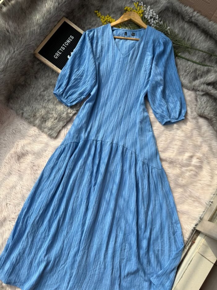 Sky blue crinkled V-neck cotton top with full sleeves - stylish women's Midi