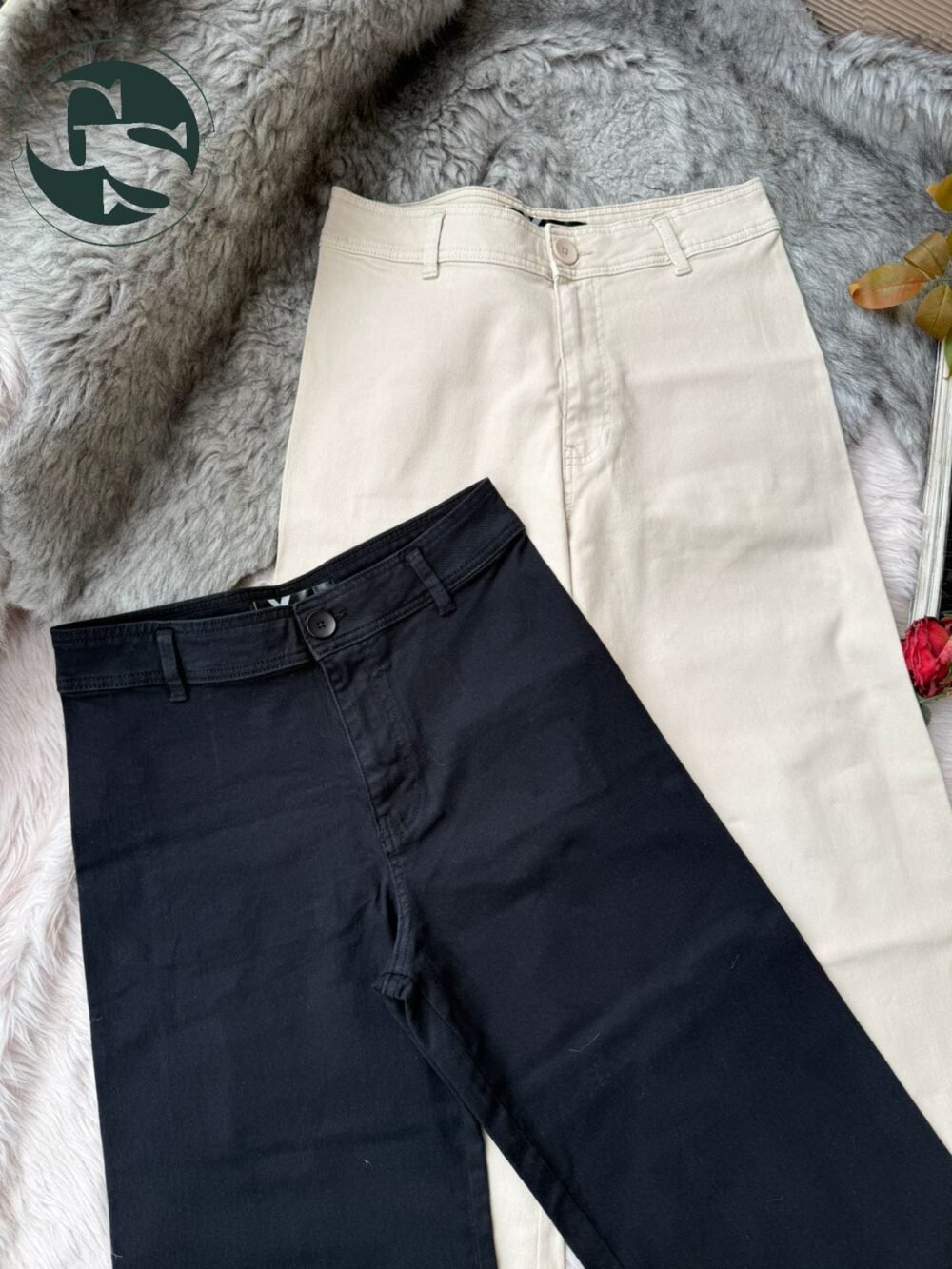 Effortless Wide-Leg Light Denim Pants – Beige & Black