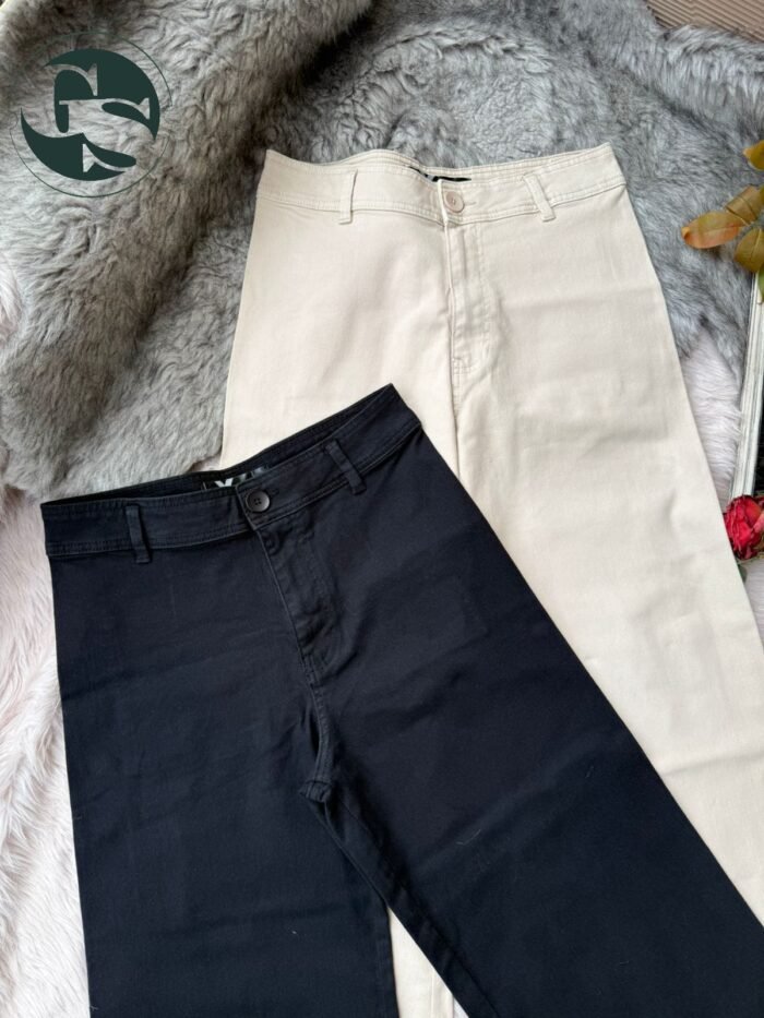 Effortless Wide-Leg Light Denim Pants – Beige & Black
