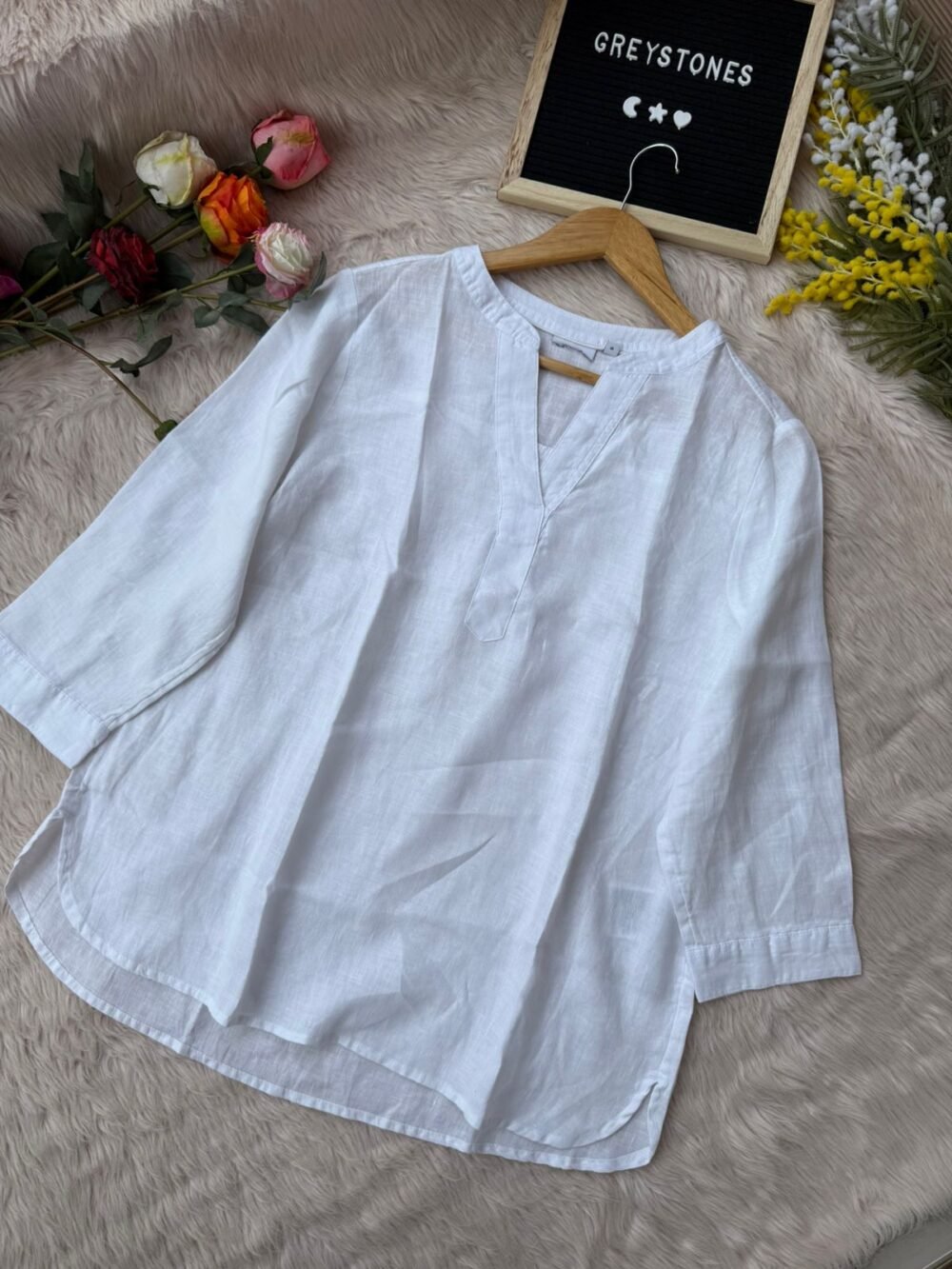 White linen V-neck shirt for women with 3/4 sleeves