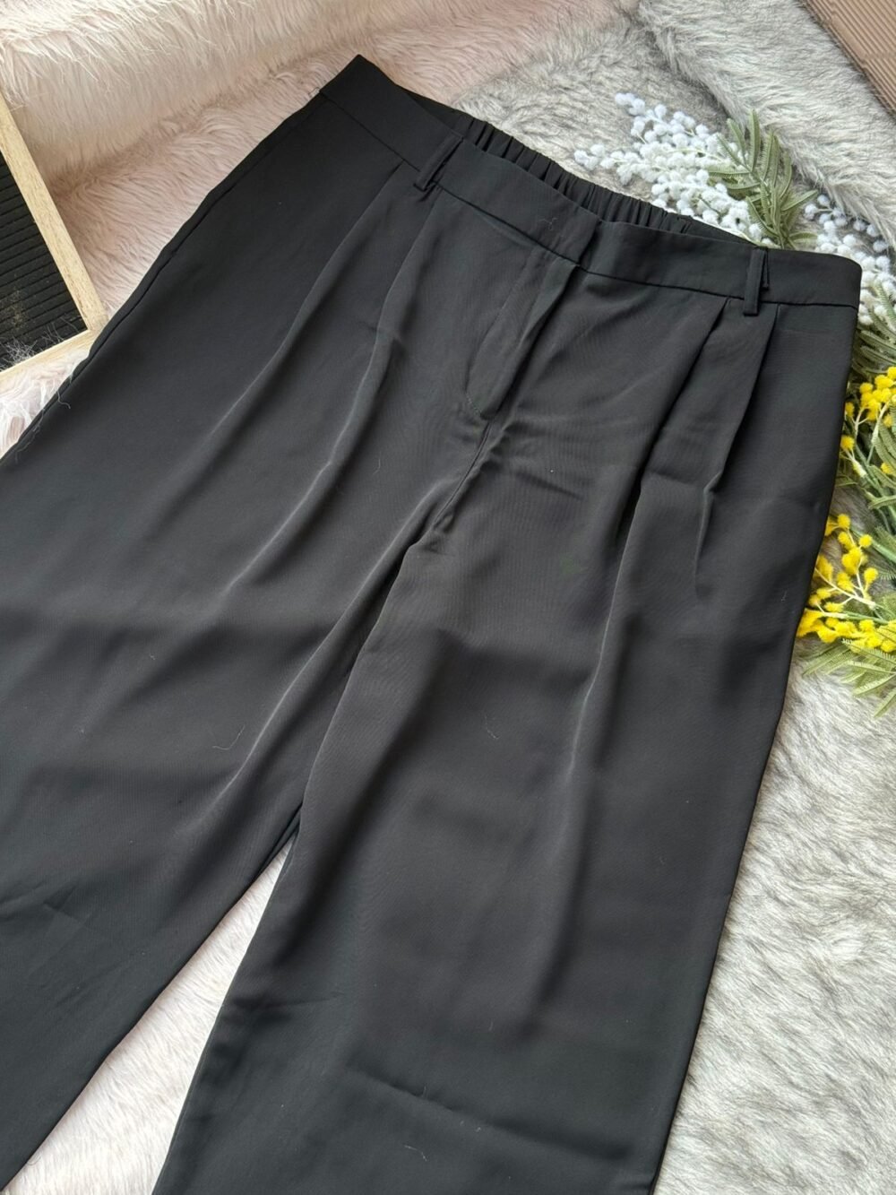 Relaxed Wide Leg Pant