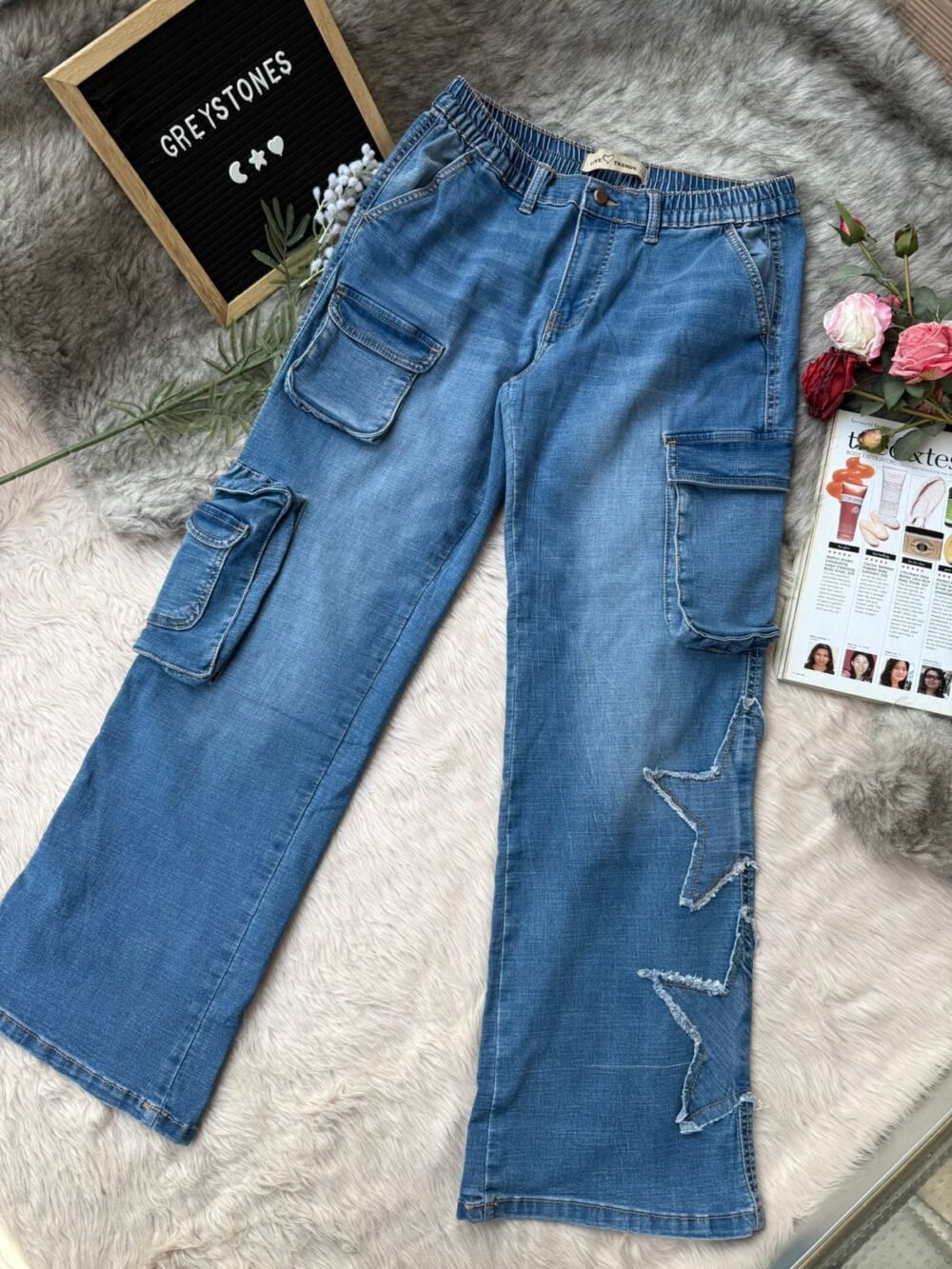 elastic waist cargo jeans in dark blue