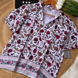 Trendy floral printed V-neck top for everyday wear