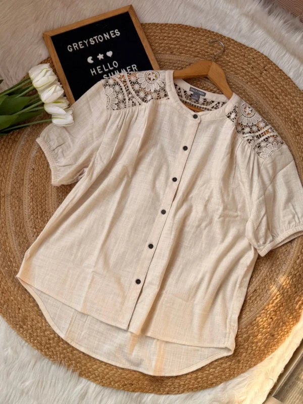 Lightweight half sleeve top