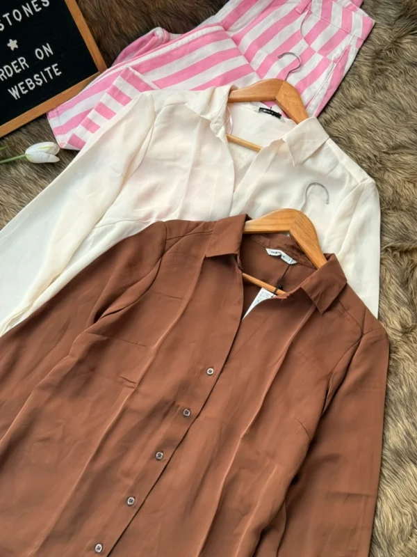 V-neckline Casual shirt